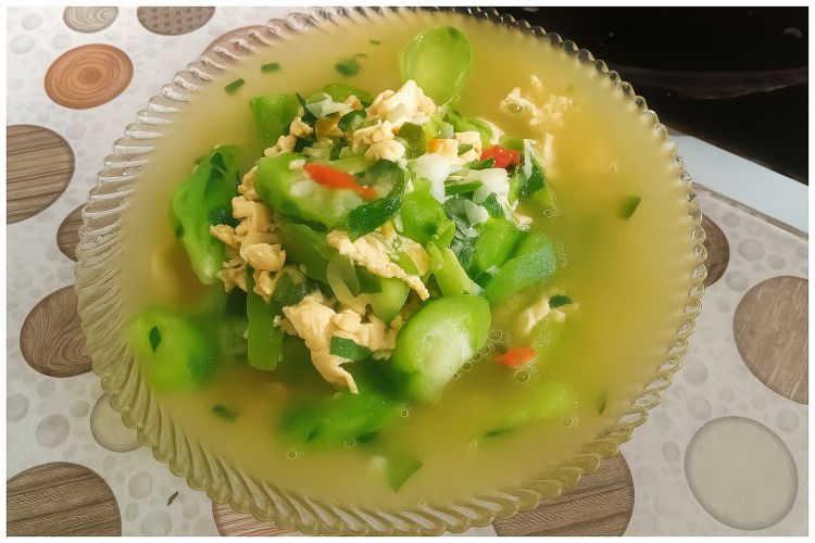 Cara memasak sayuran oyong sehingga tidak lembut dan tetap hijau segar, coba!
