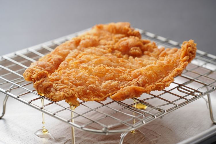 Trik untuk membuat kulit ayam renyah tanpa minyak berlebih, dijamin membuat nagih renyah