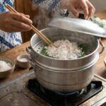 Kelapa parut untuk klepon tahan 2 hari tanpa kulkas, ini cara mudahnya